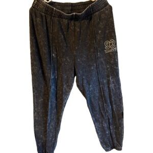 No boundaries grey sweatpants size L great condition